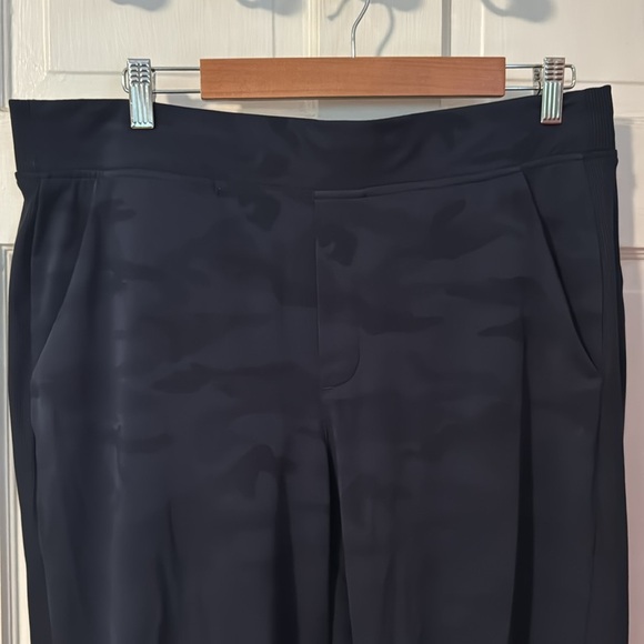 Athleta Women's Navy Blue Brooklyn Ankle Camo Pant Size 14 - Picture 2 of 13